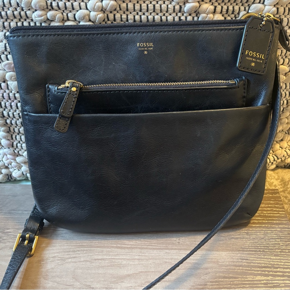 Fossil Kinley Black Leather Crossbody Bag - Staple Style